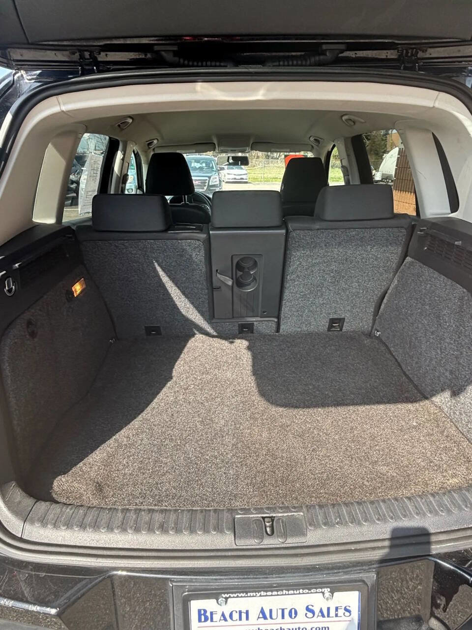 Used 2011 Volkswagen Tiguan S image 11