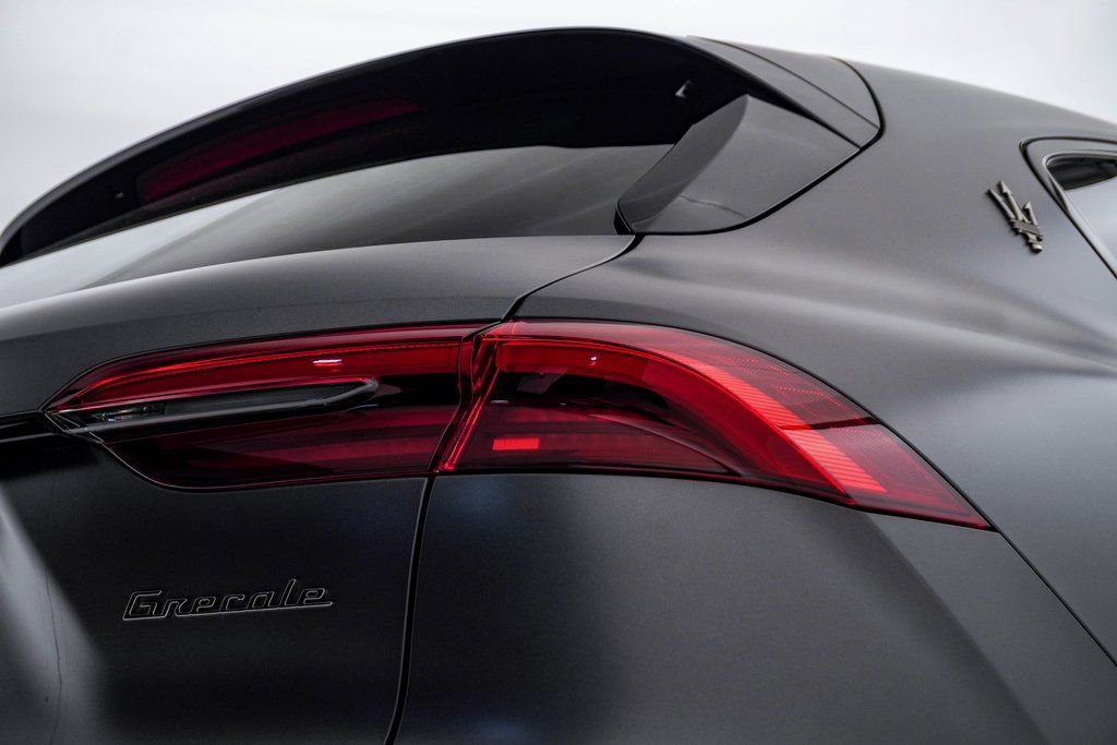 Certified 2024 Maserati Grecale Trofeo image 13