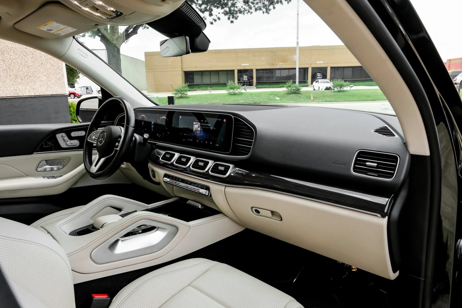 Used 2021 Mercedes-Benz GLE 350 w/ Premium Package image 18