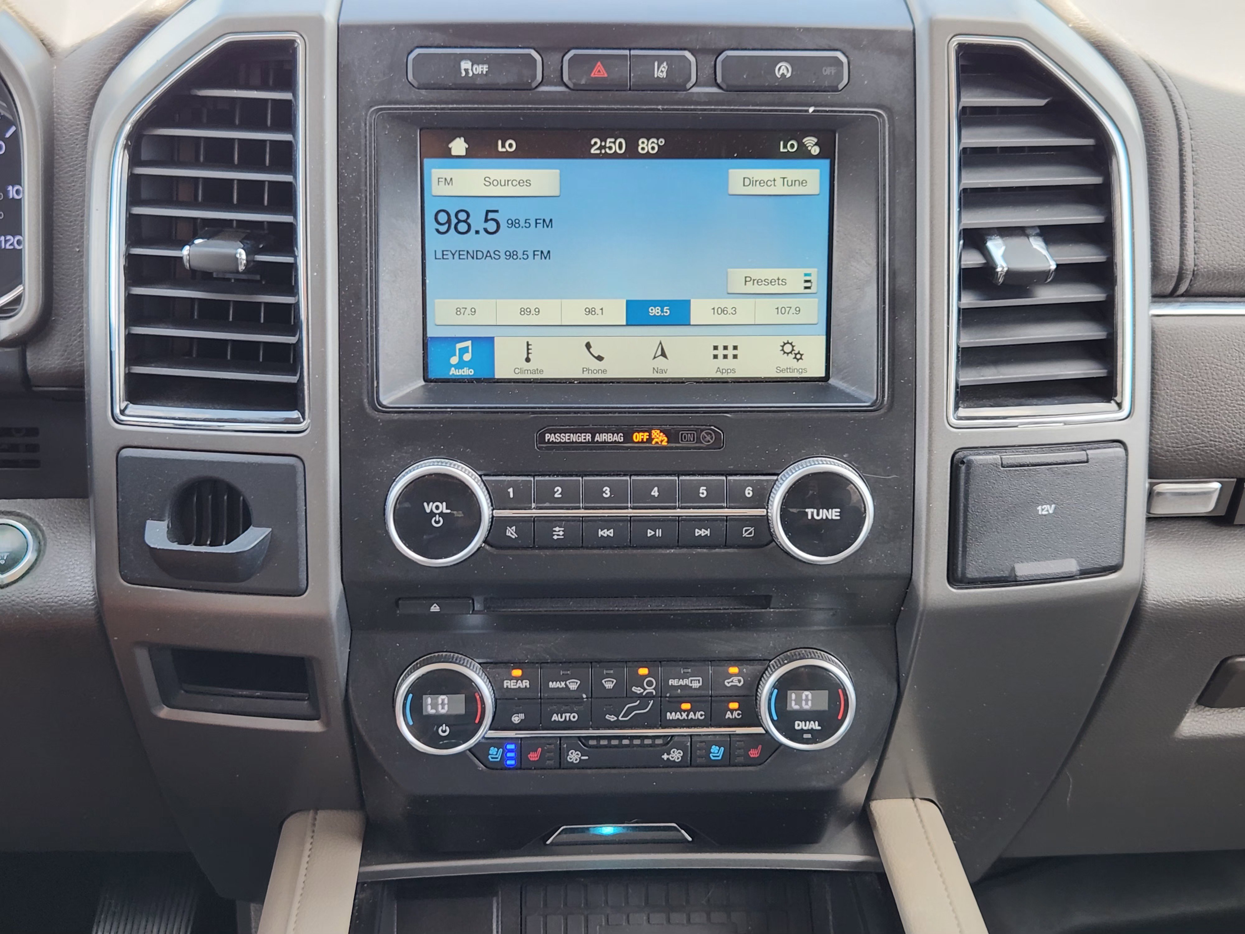 Used 2018 Ford Expedition XLT w/ Equipment Group 202A RWD image 17