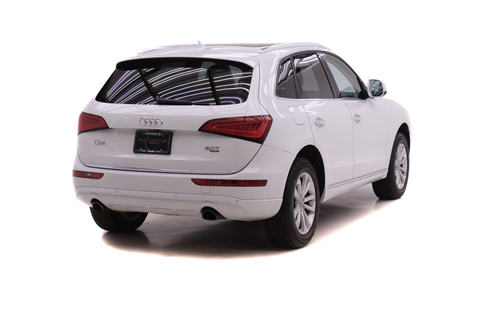 Used 2015 Audi Q5 2.0T Premium Plus w/ Technology Package AWD/4WD image 4