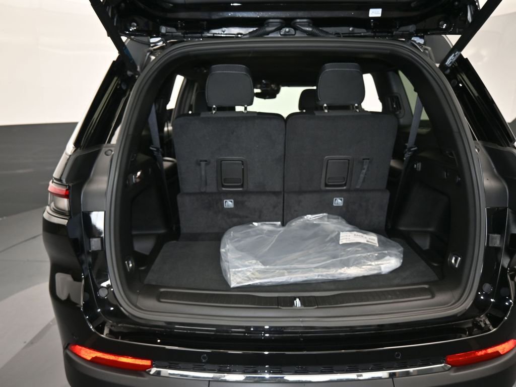 Used 2024 Jeep Grand Cherokee L Laredo w/ Luxury Tech Group I image 33