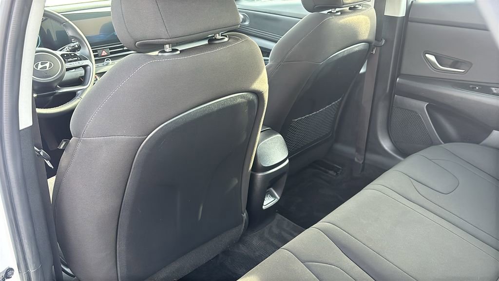 Used 2025 Hyundai Elantra SEL image 32