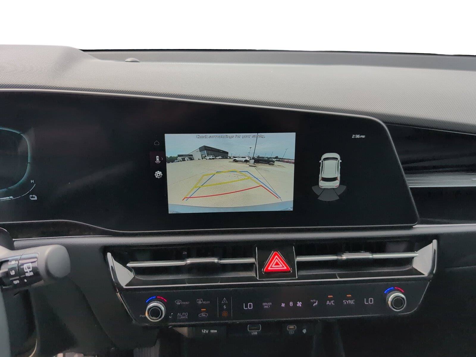Used 2024 Kia Niro EX FWD image 28