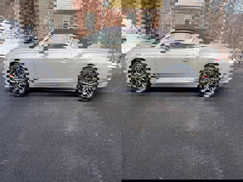 Used 2023 Bentley Continental GT image 11