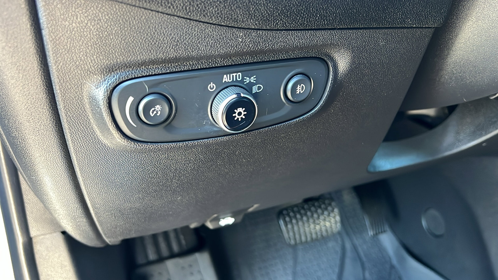 Certified 2024 Chevrolet Equinox Premier image 28