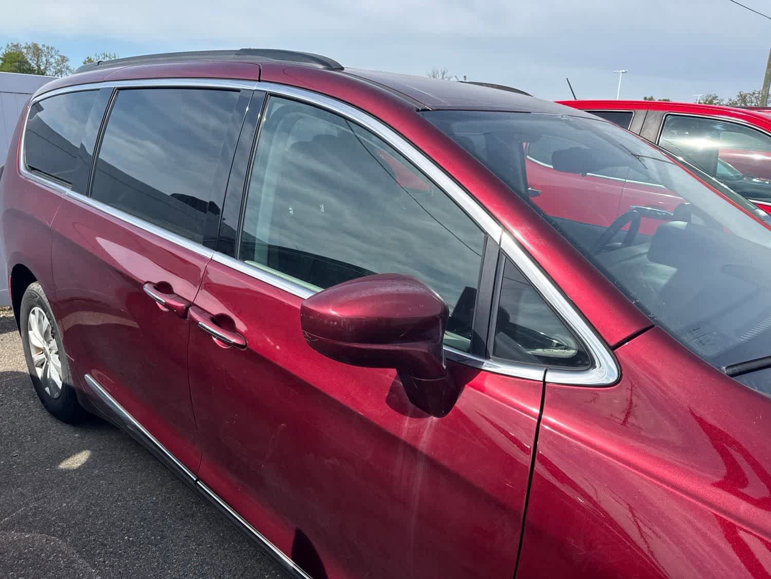 Used 2017 Chrysler Pacifica Touring-L FWD image 22