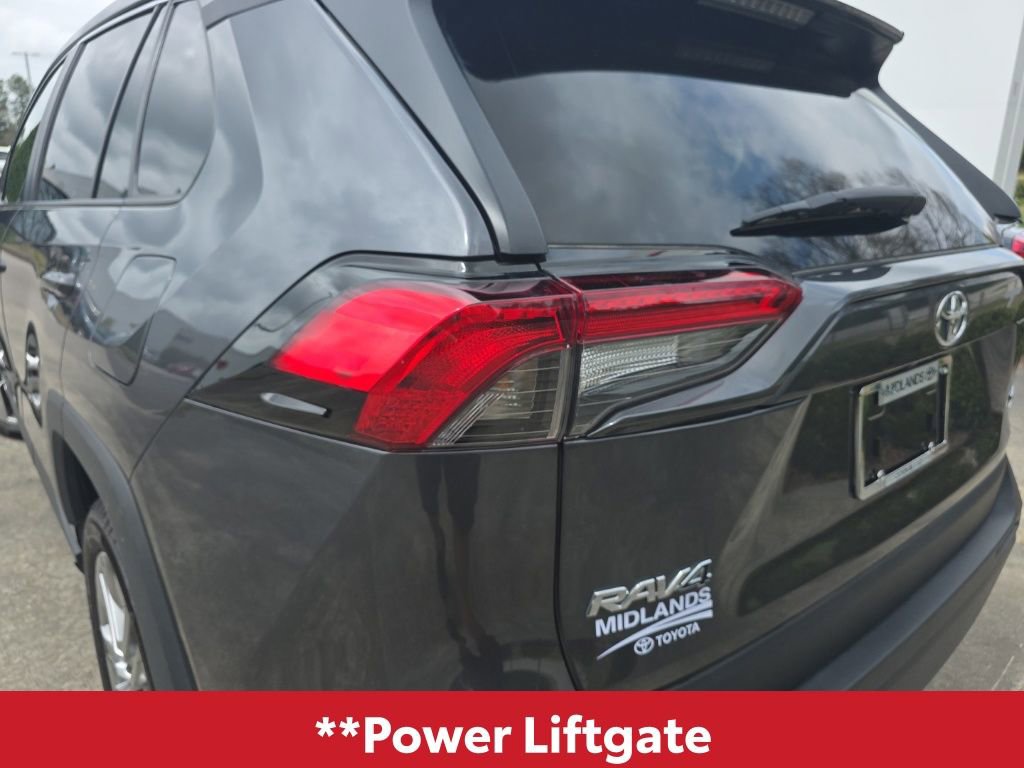 Used 2023 Toyota RAV4 XLE Premium image 9