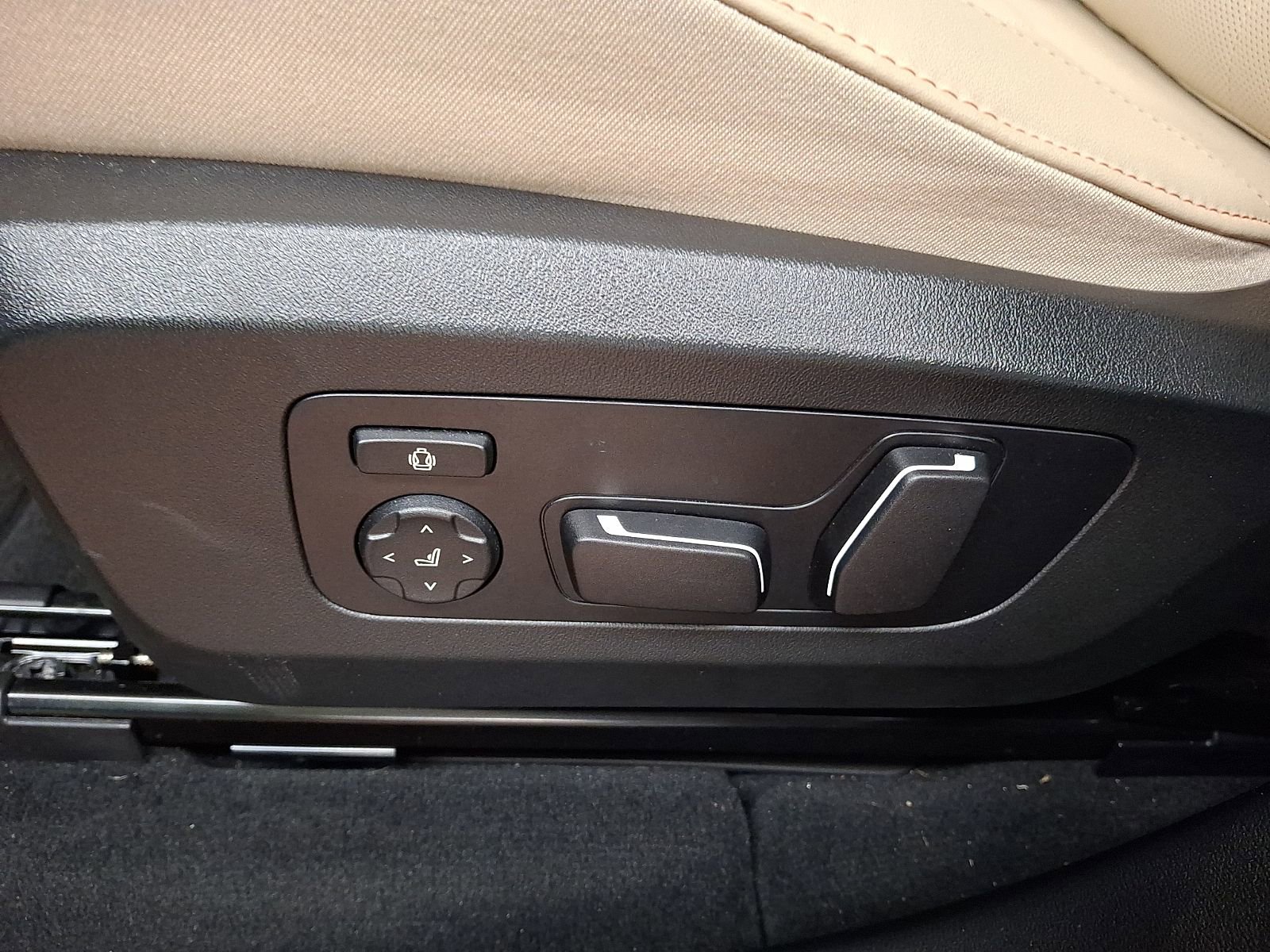 Used 2025 BMW X3 xDrive30i w/ Convenience Package image 10