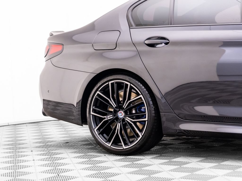 Used 2023 BMW M550i xDrive w/ Executive Package AWD/4WD image 39