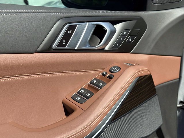 Certified 2025 BMW X5 xDrive50e w/ Climate Comfort Package AWD/4WD image 19