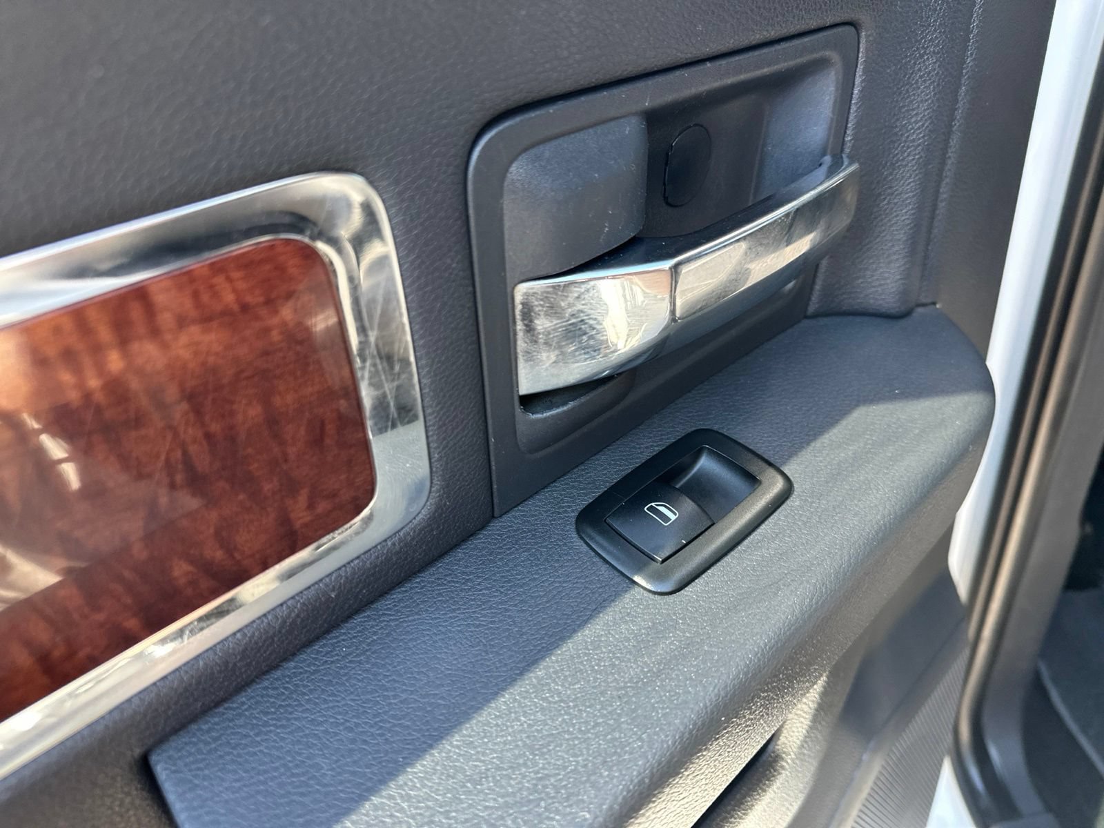 Used 2012 RAM 1500 Laramie w/ Protection Group AWD/4WD image 29