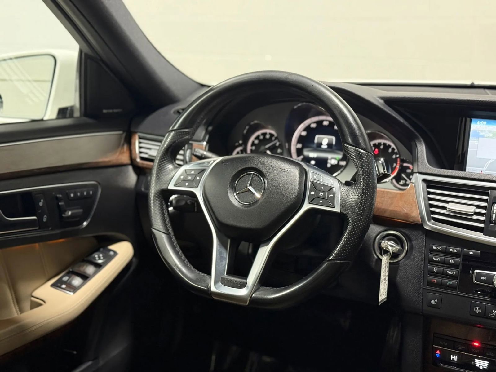 Used 2013 Mercedes-Benz E 350 4MATIC Sedan image 22