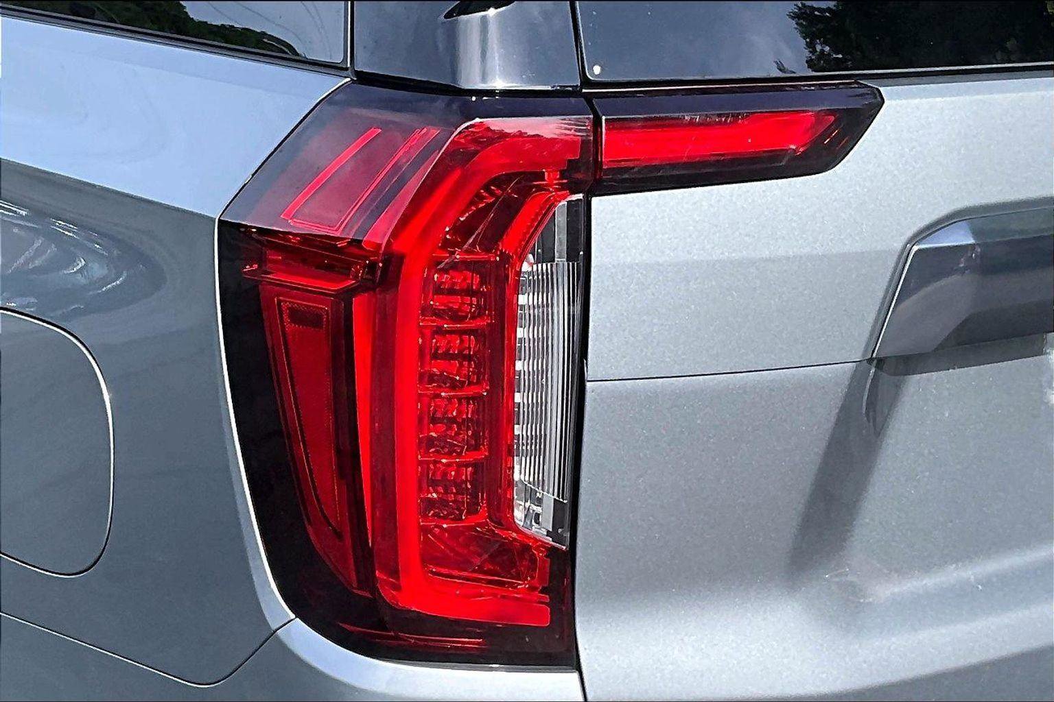 Used 2024 GMC Yukon AT4 w/ AT4 Premium Plus Package AWD/4WD image 31