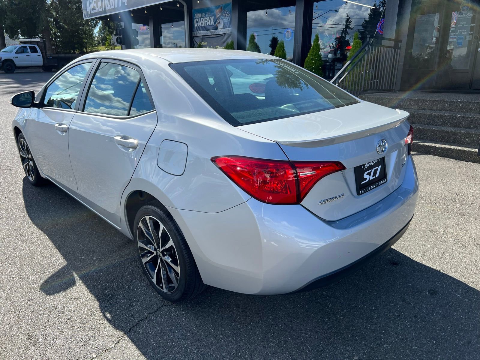 Used 2017 Toyota Corolla SE w/ Carpet Mat Package (TMS) FWD image 3