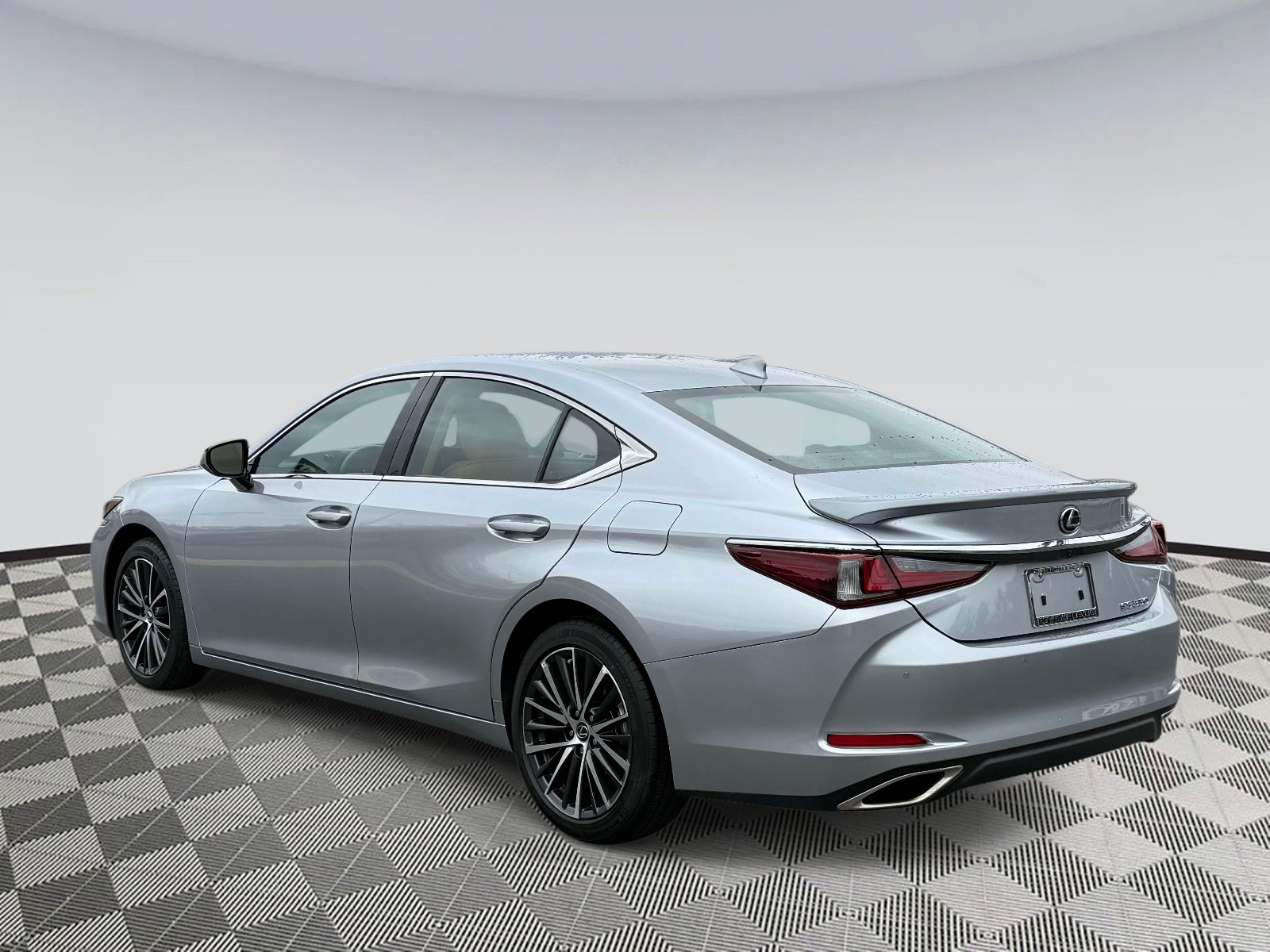 Used 2025 Lexus ES 350 w/ Premium Package FWD image 4