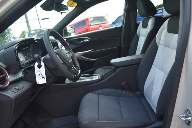 New 2026 Chevrolet Trax RS w/ Sunroof Package FWD image 22