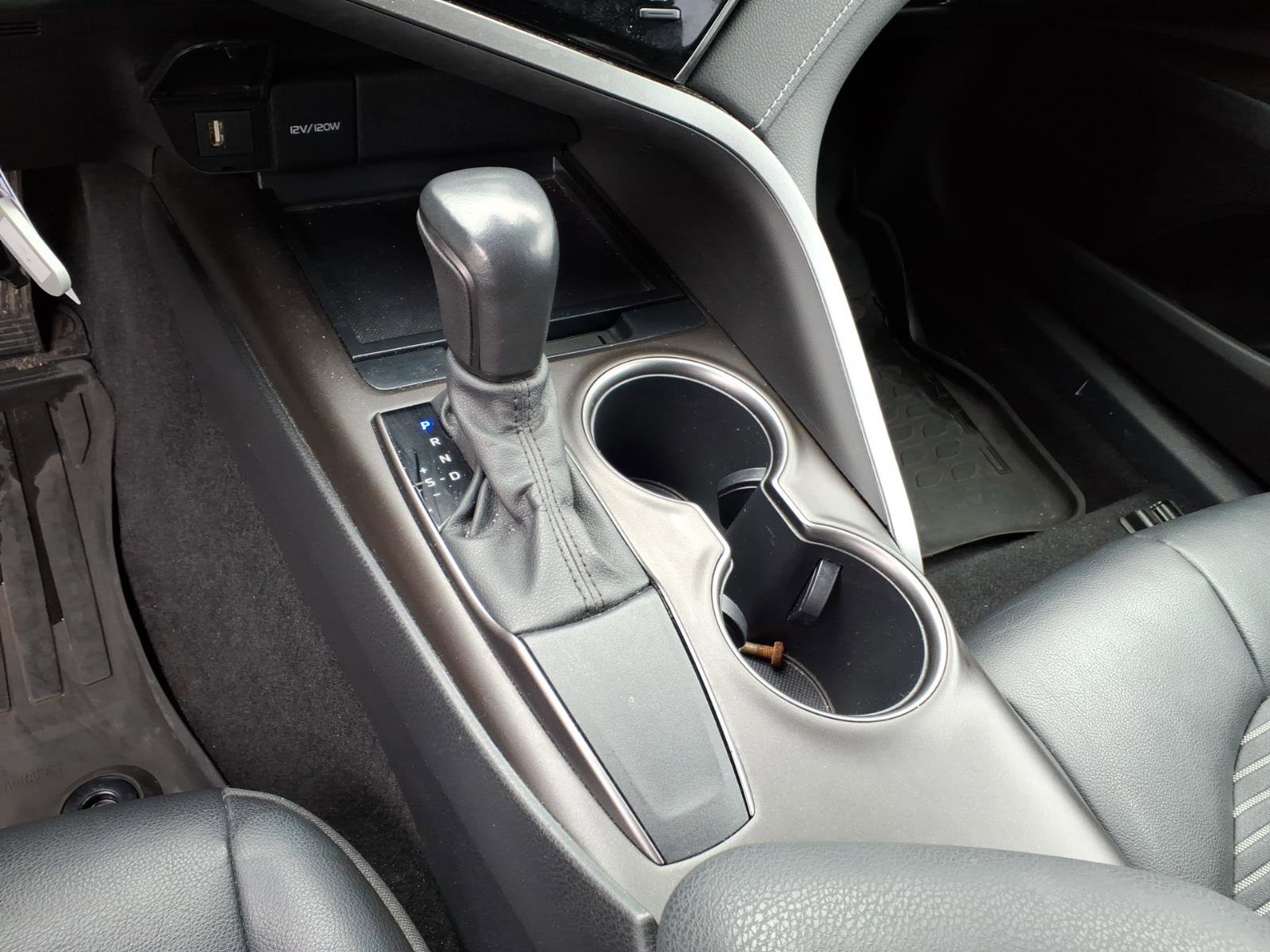 Used 2021 Toyota Camry SE image 10