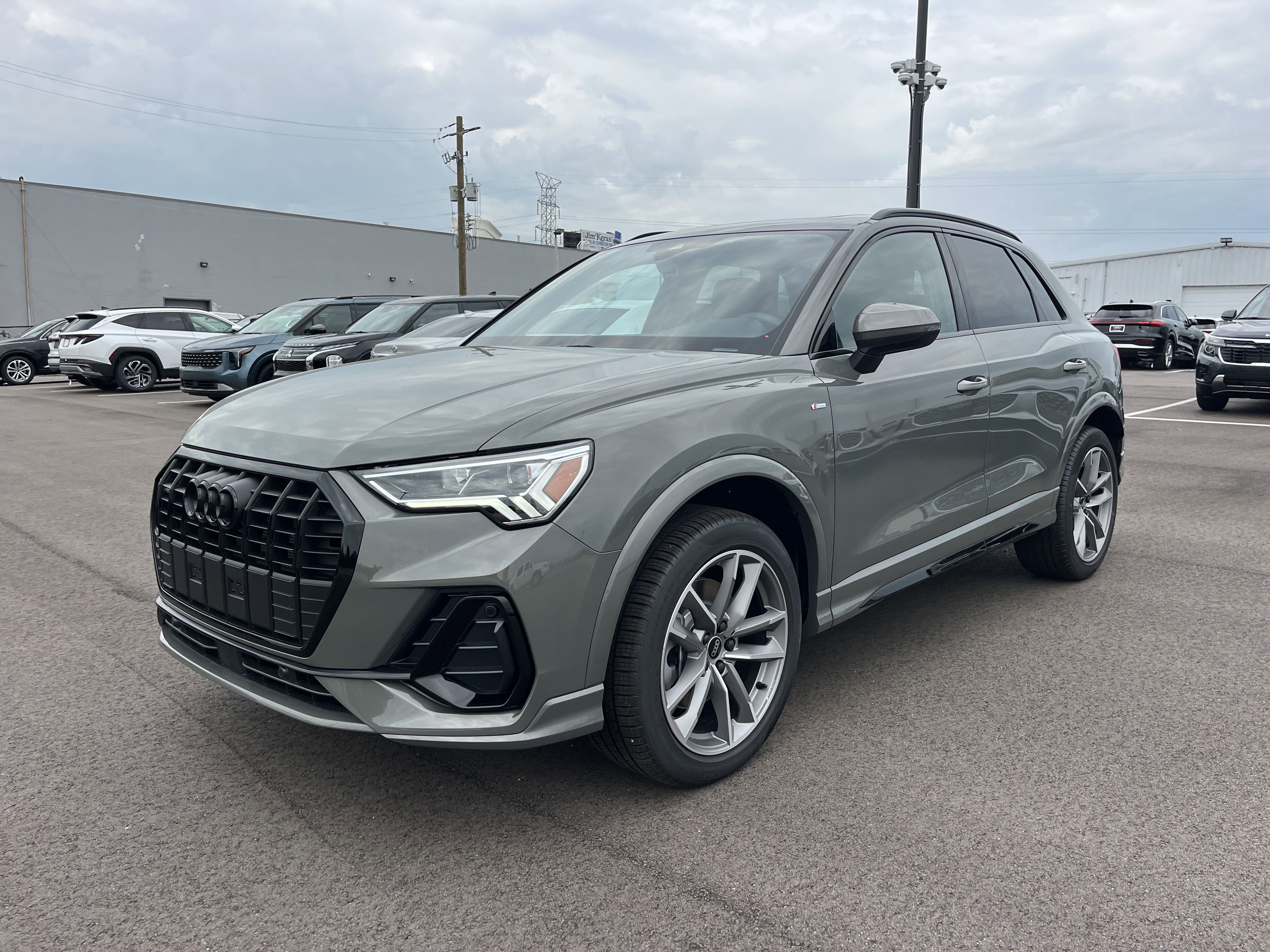 Used 2025 Audi Q3 2.0T Premium w/ Convenience Package