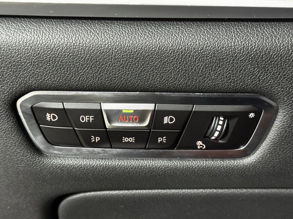 Used 2022 BMW X7 M50i image 22