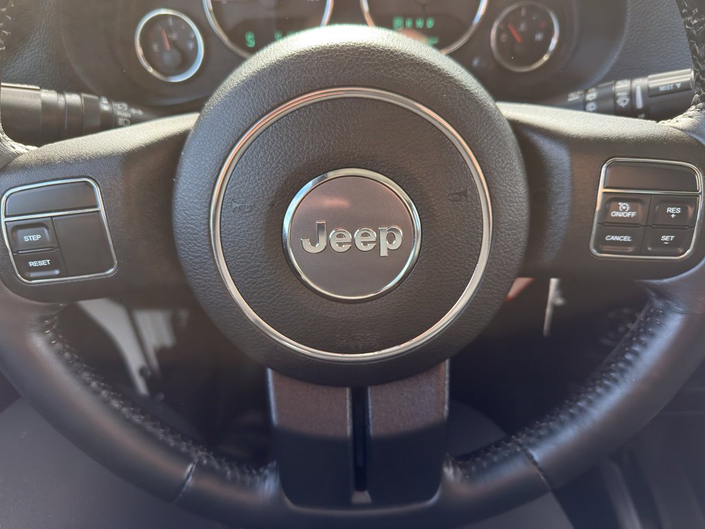 Used 2016 Jeep Wrangler Unlimited Sahara image 14