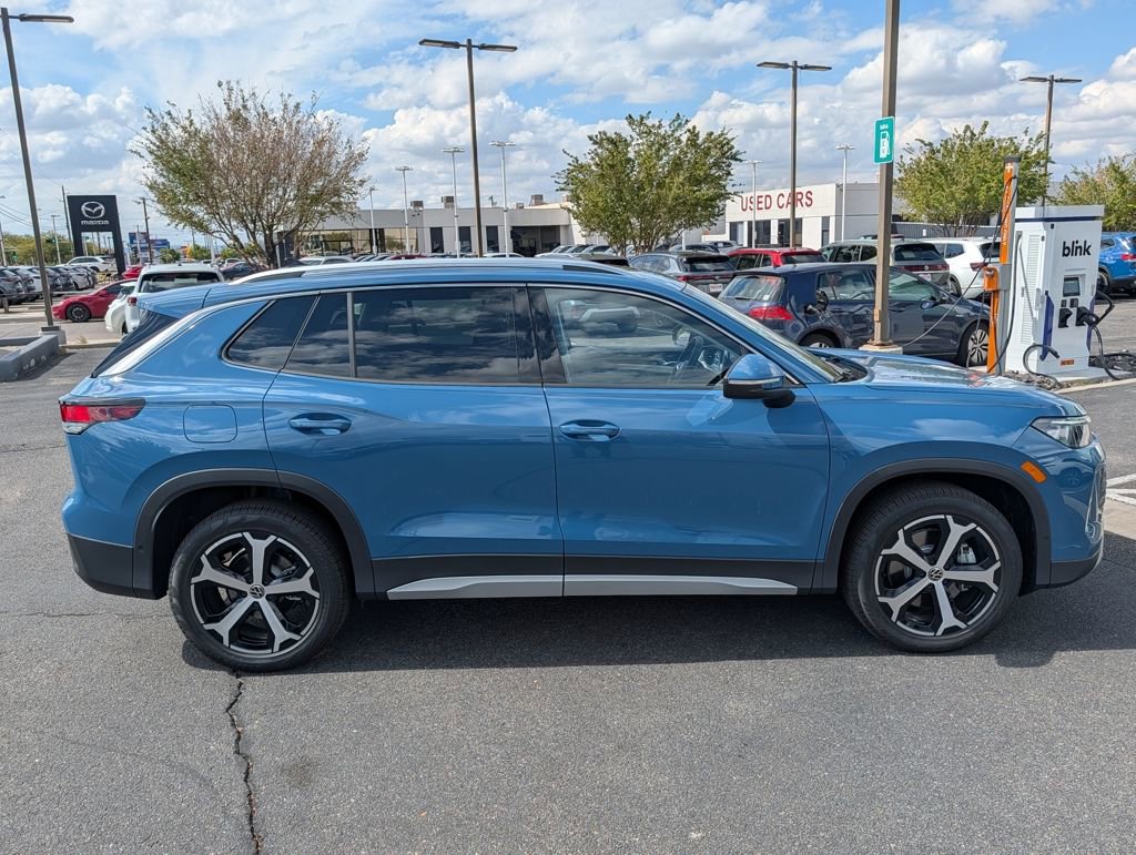 New 2025 Volkswagen Tiguan SE image 4