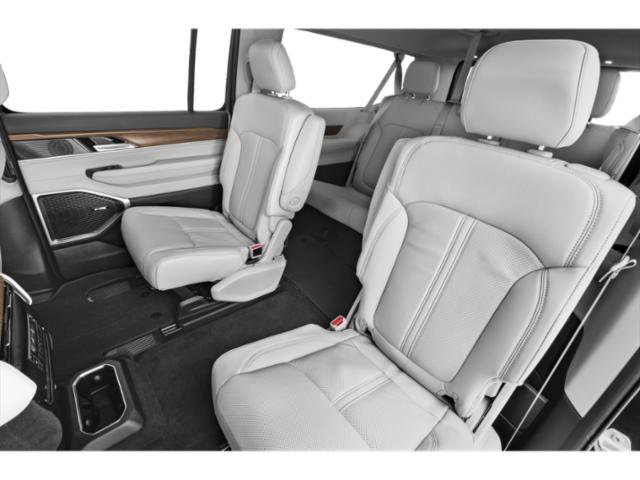 Used 2025 Jeep Wagoneer L Series II AWD/4WD image 16