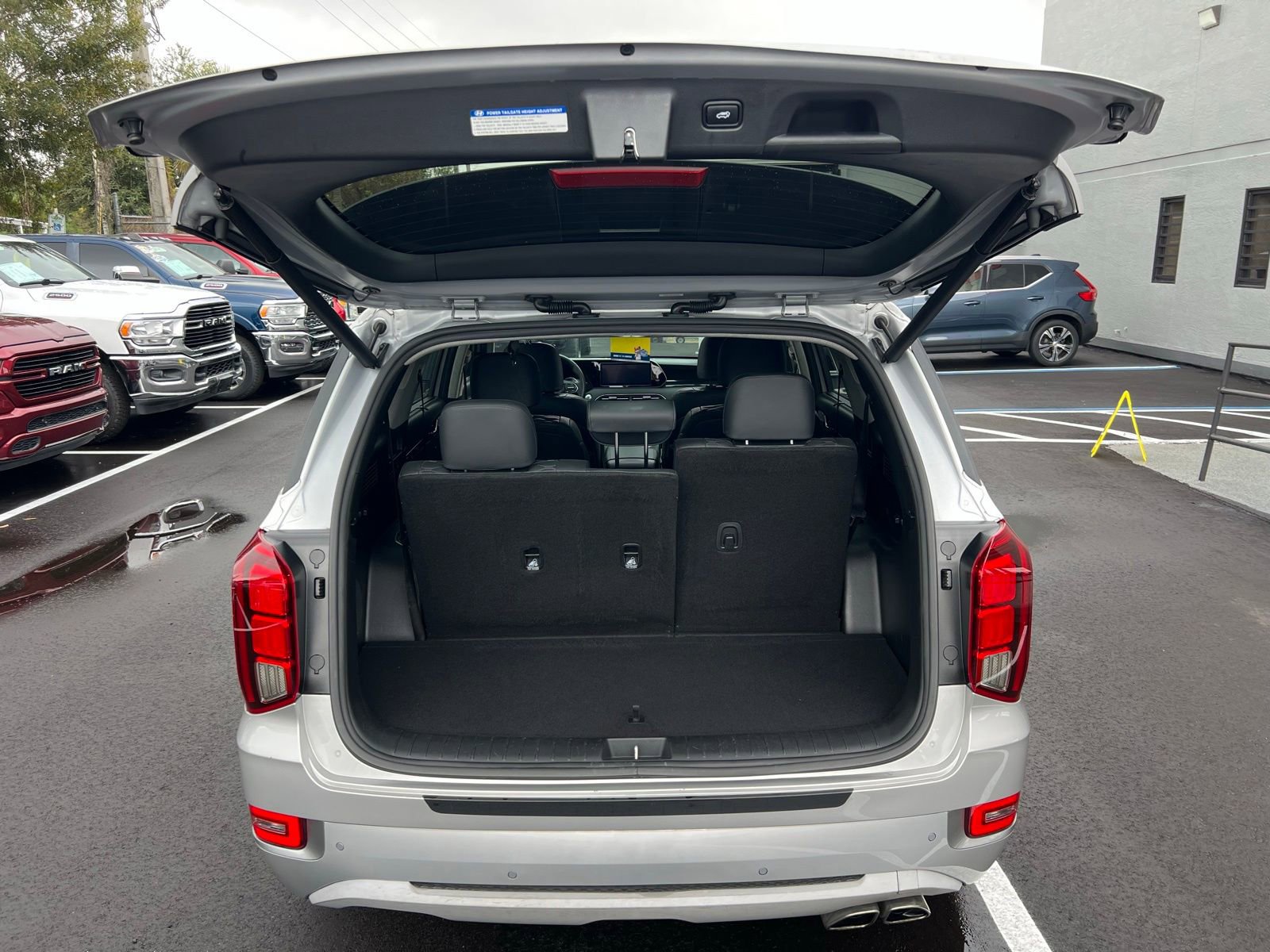 Used 2022 Hyundai Palisade Limited w/ Cargo Package image 19