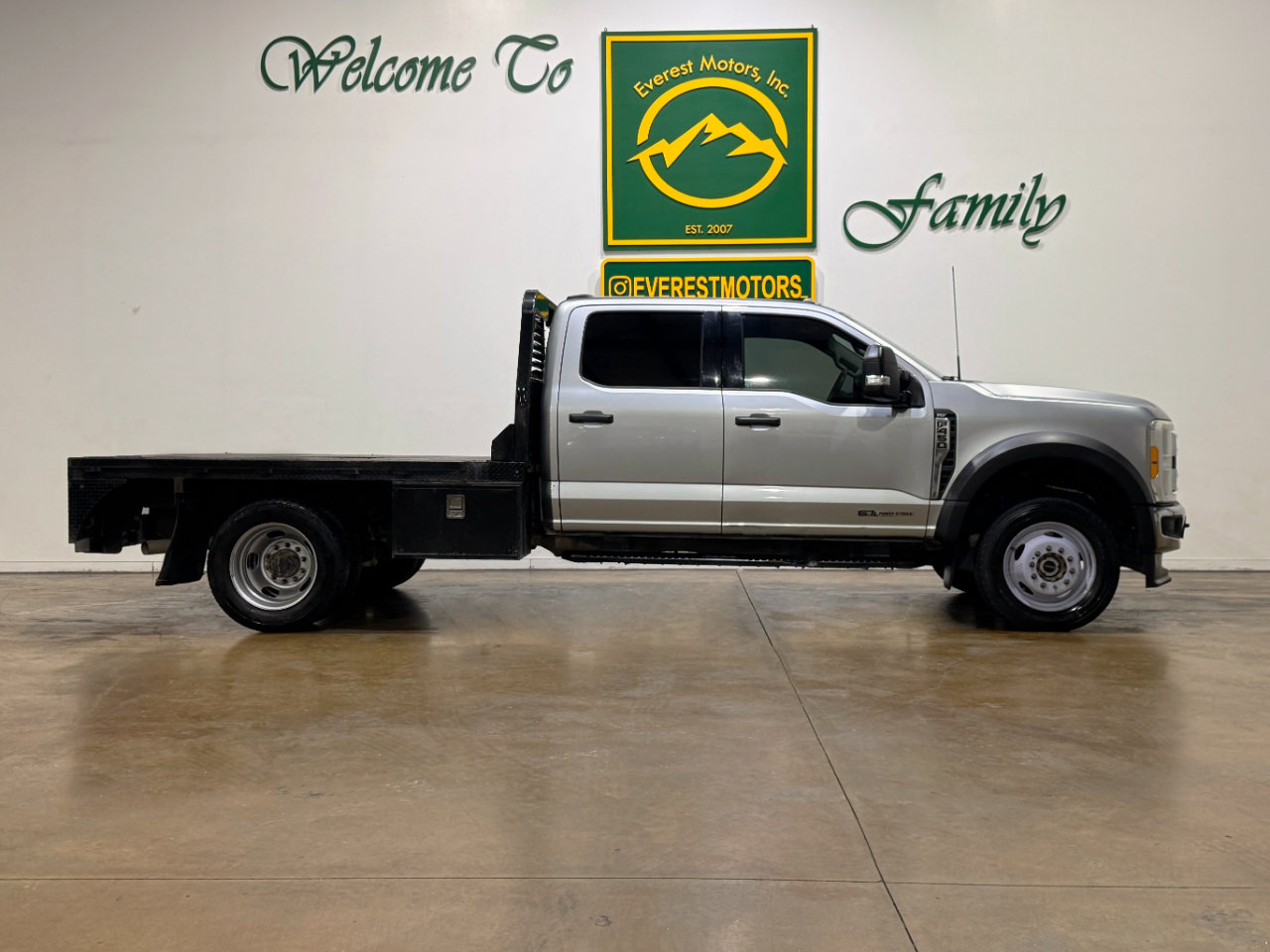 Used 2023 Ford F450 XLT w/ XLT Value Package image 2
