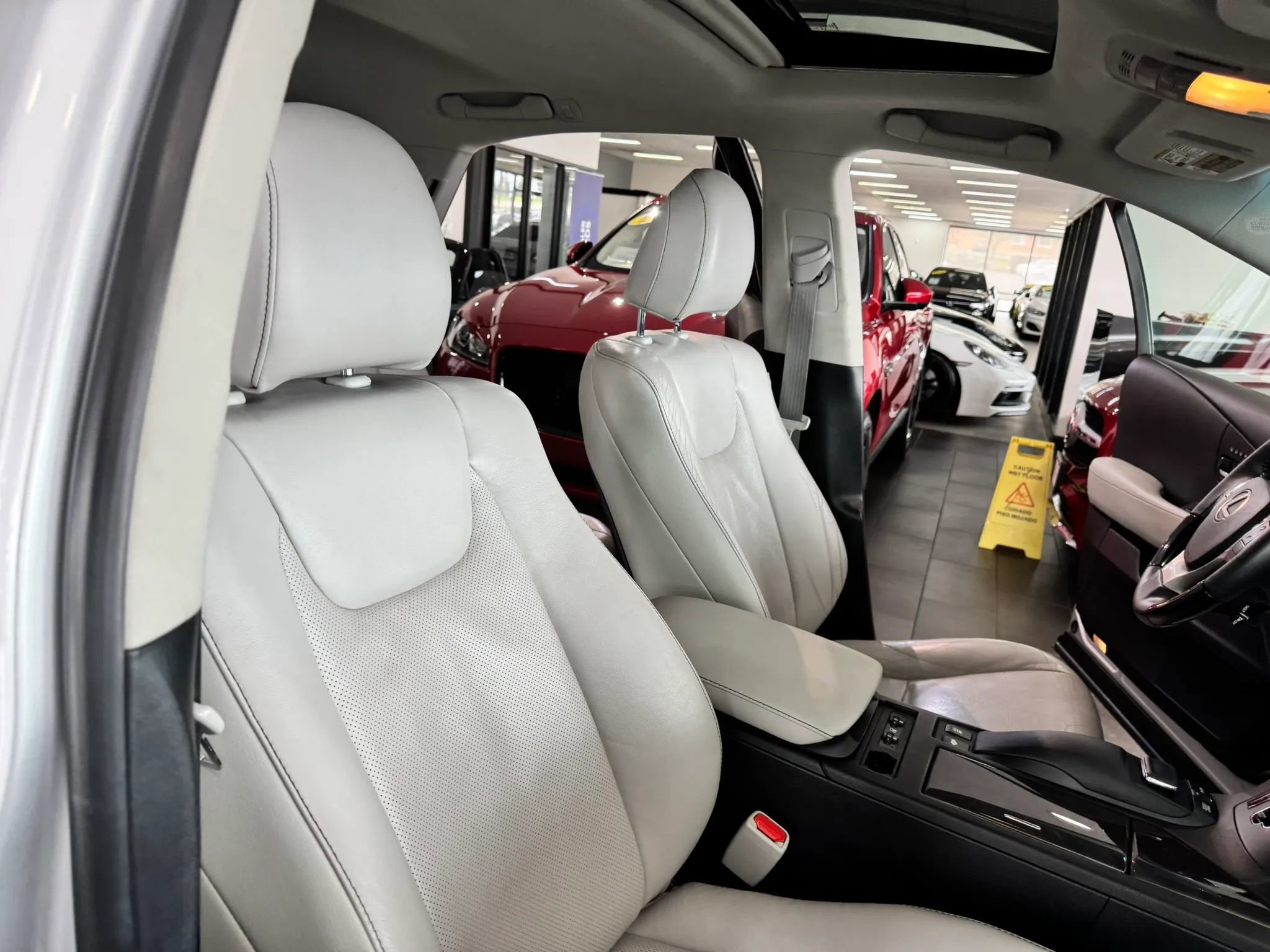 Used 2015 Lexus RX 450h AWD image 14