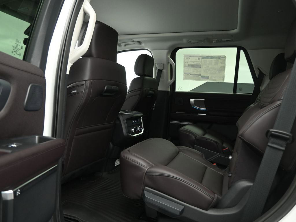 New 2025 Ford Expedition Platinum w/ Platinum Ultimate Package AWD/4WD image 19