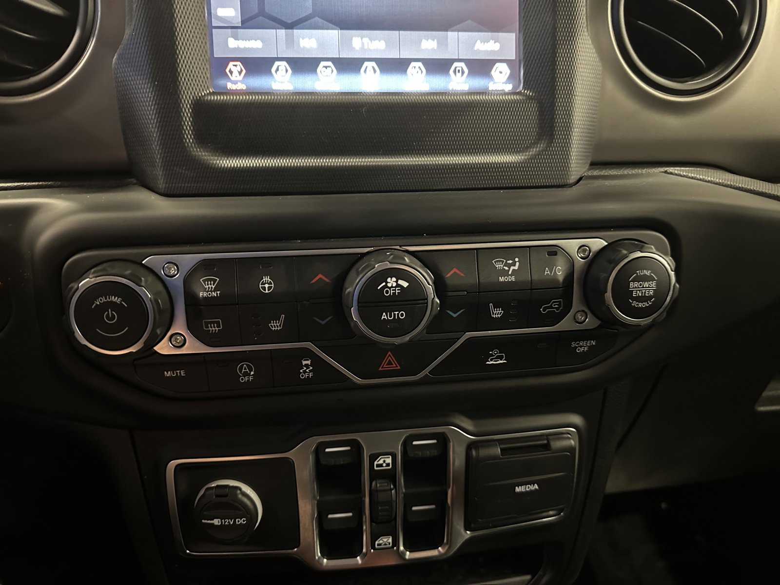 Used 2021 Jeep Gladiator Sport image 25