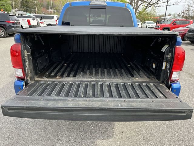 Used 2017 Toyota Tacoma TRD Off-Road w/ Premium & Technology Package image 22