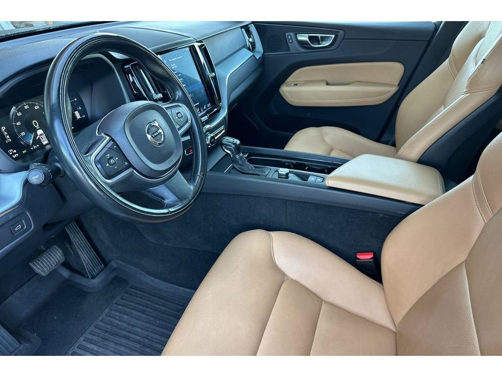 Used 2018 Volvo XC60 T5 Momentum image 10