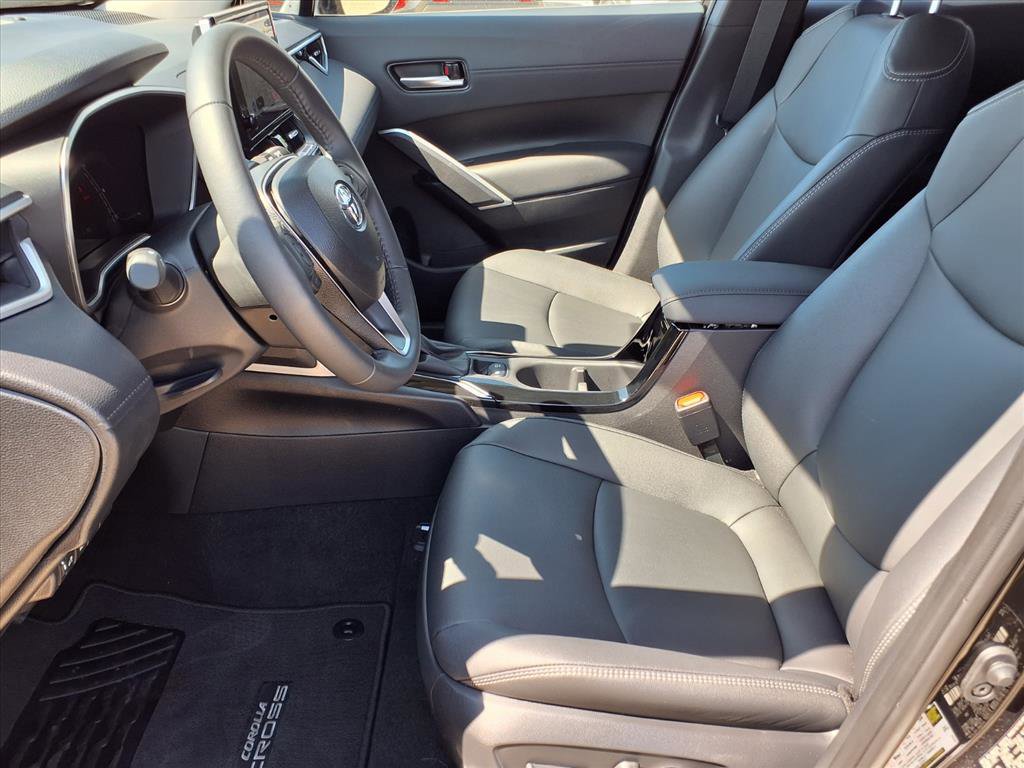 Certified 2025 Toyota Corolla Cross XLE image 15