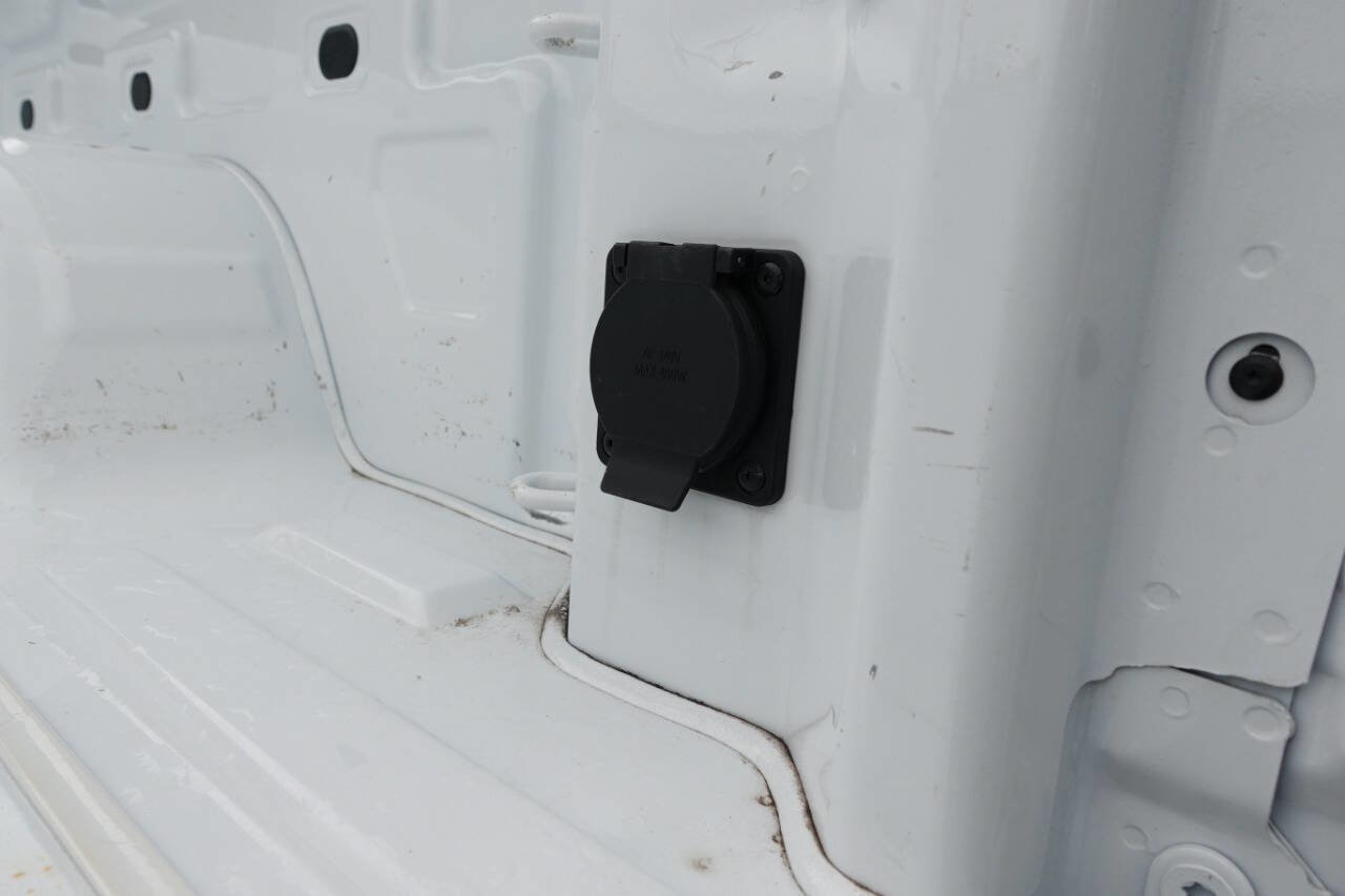 Used 2023 GMC Sierra 1500 Elevation image 24