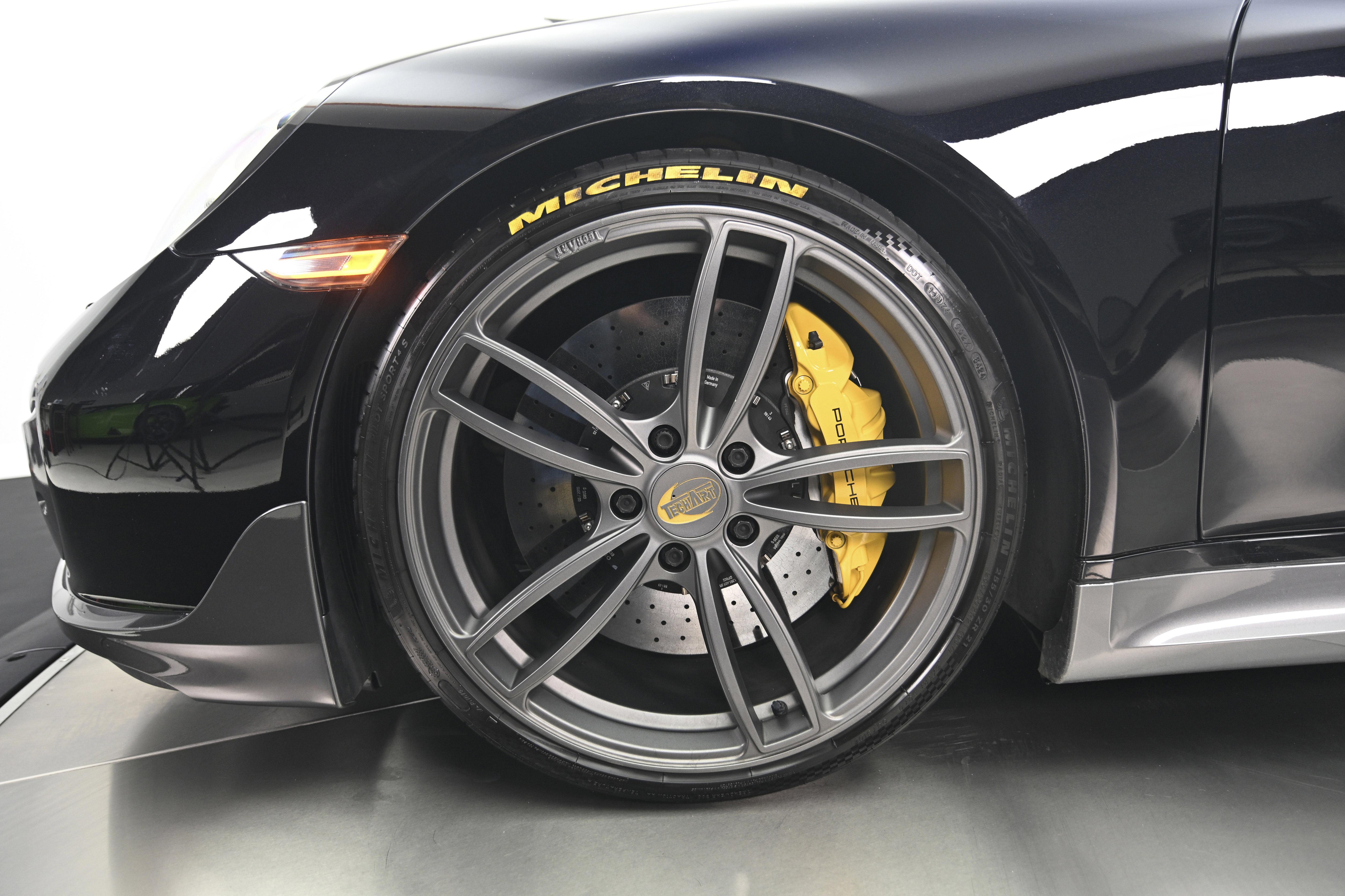 Used 2015 Porsche 911 Turbo S AWD/4WD image 4