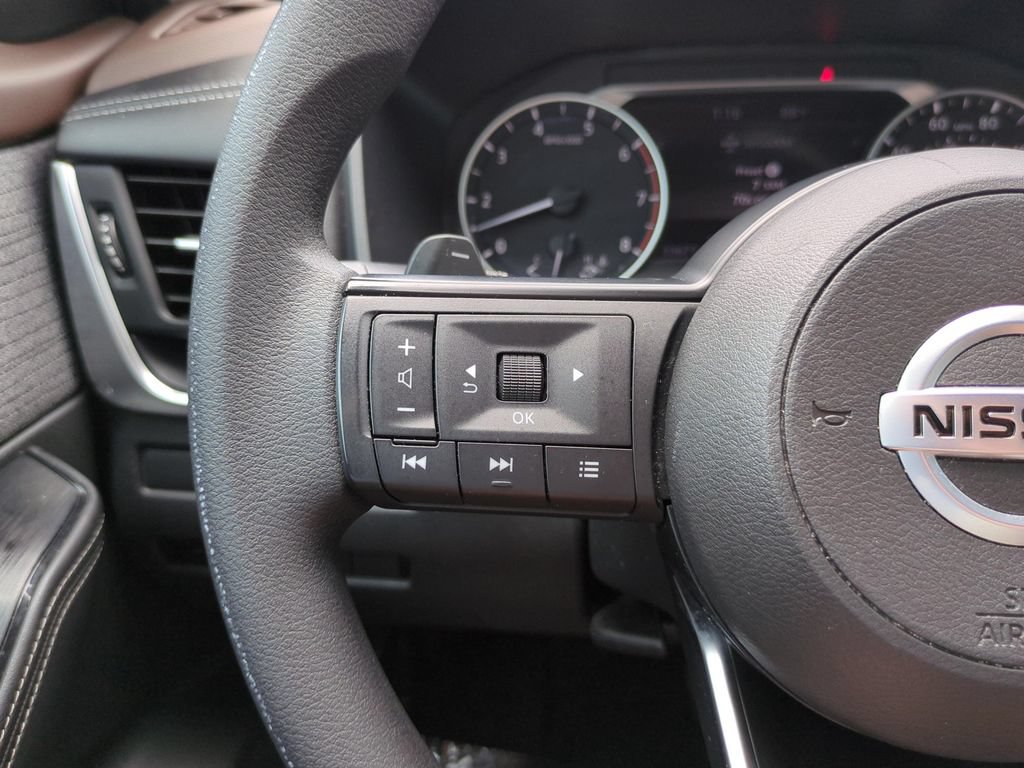 Used 2021 Nissan Rogue S FWD image 18