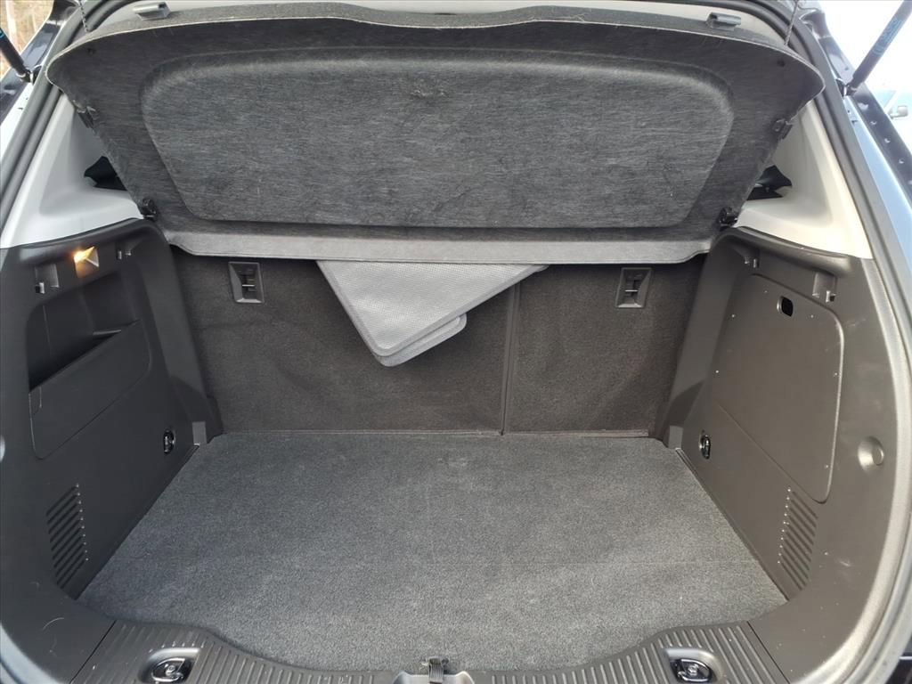 Used 2020 Chevrolet Trax LT w/ LT Convenience Package image 19