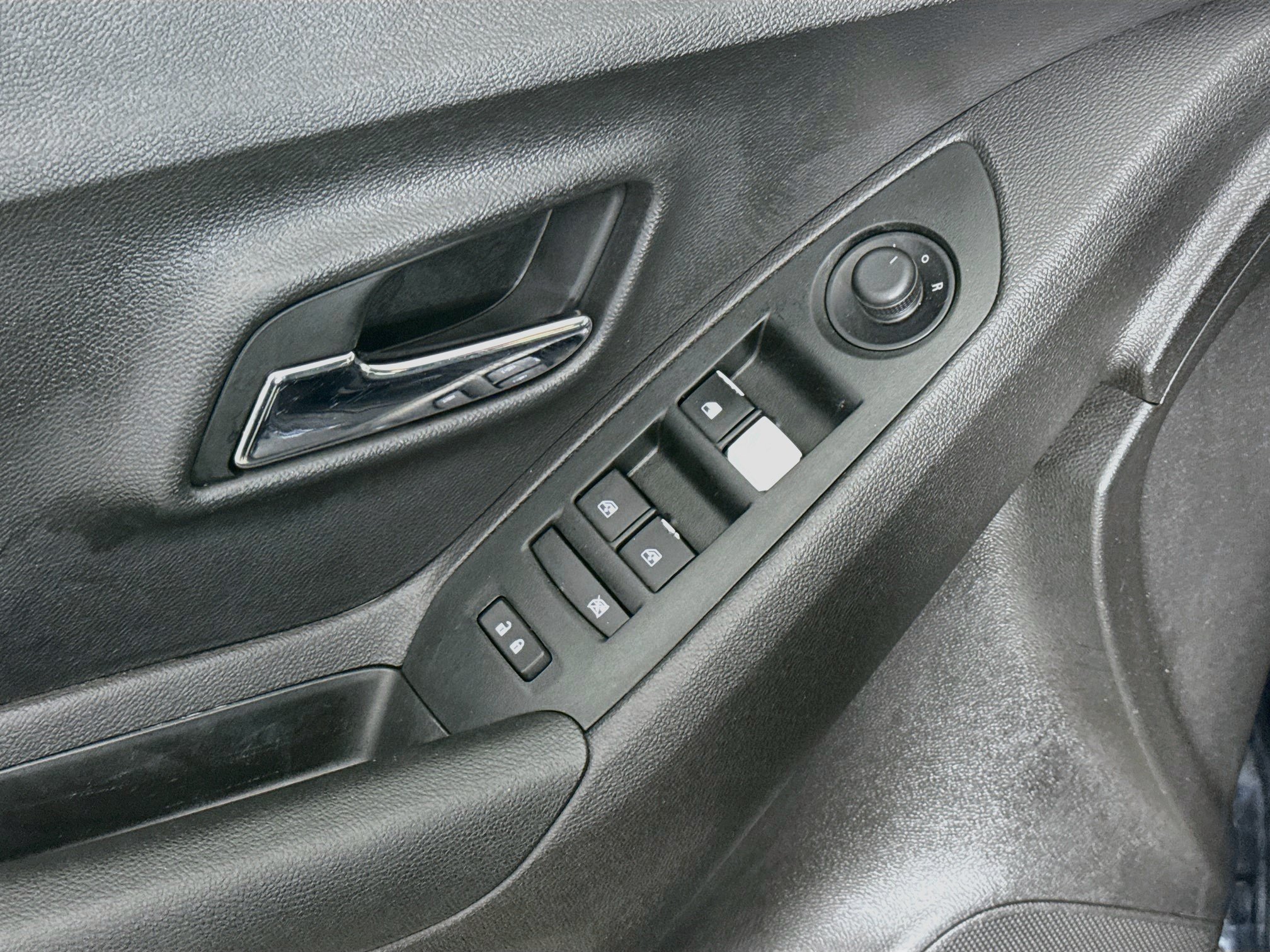 Used 2020 Chevrolet Trax LT FWD image 23
