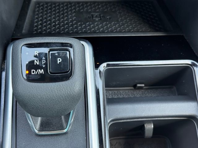 Used 2025 Nissan Pathfinder SL AWD/4WD image 38