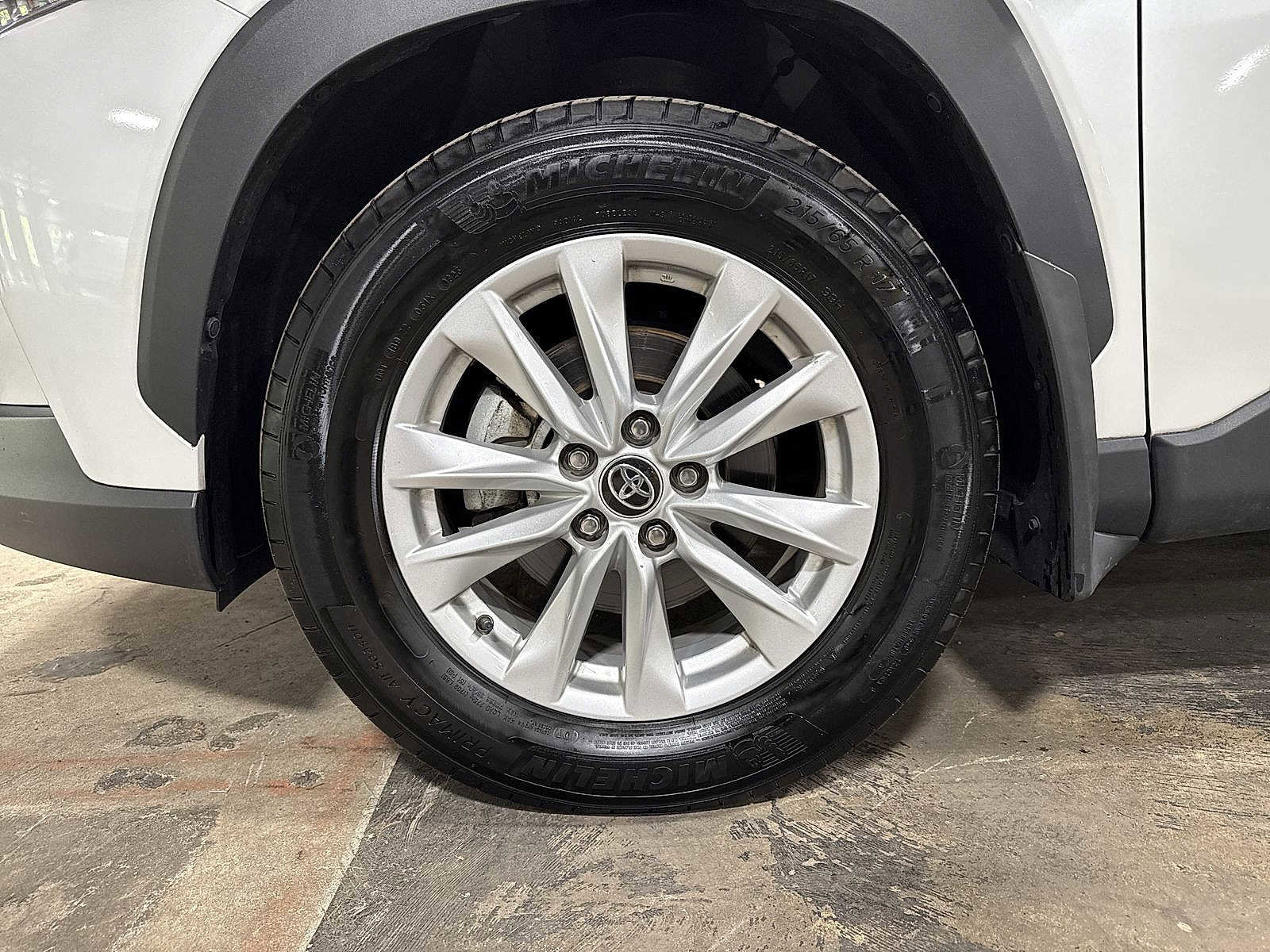 Certified 2023 Toyota Corolla Cross LE w/ Moonroof Package AWD/4WD image 10