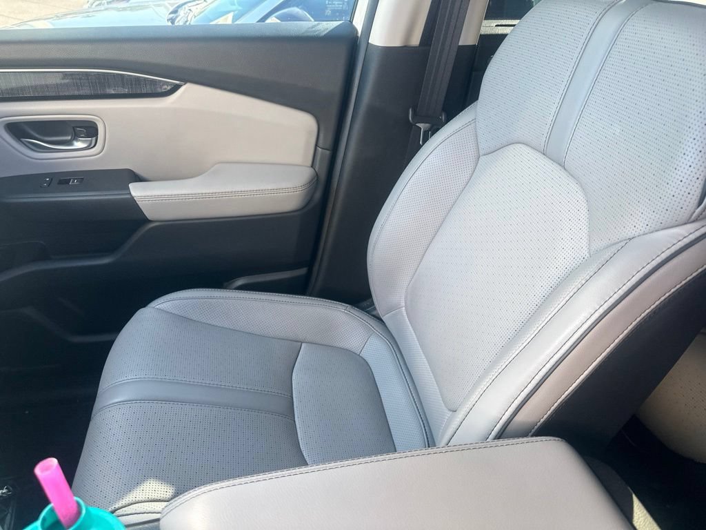 Certified 2025 Honda Pilot Elite image 9