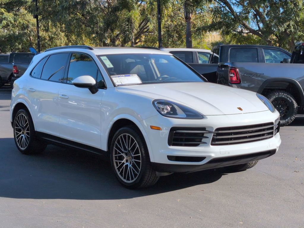 Used 2023 Porsche Cayenne Platinum Edition image 3