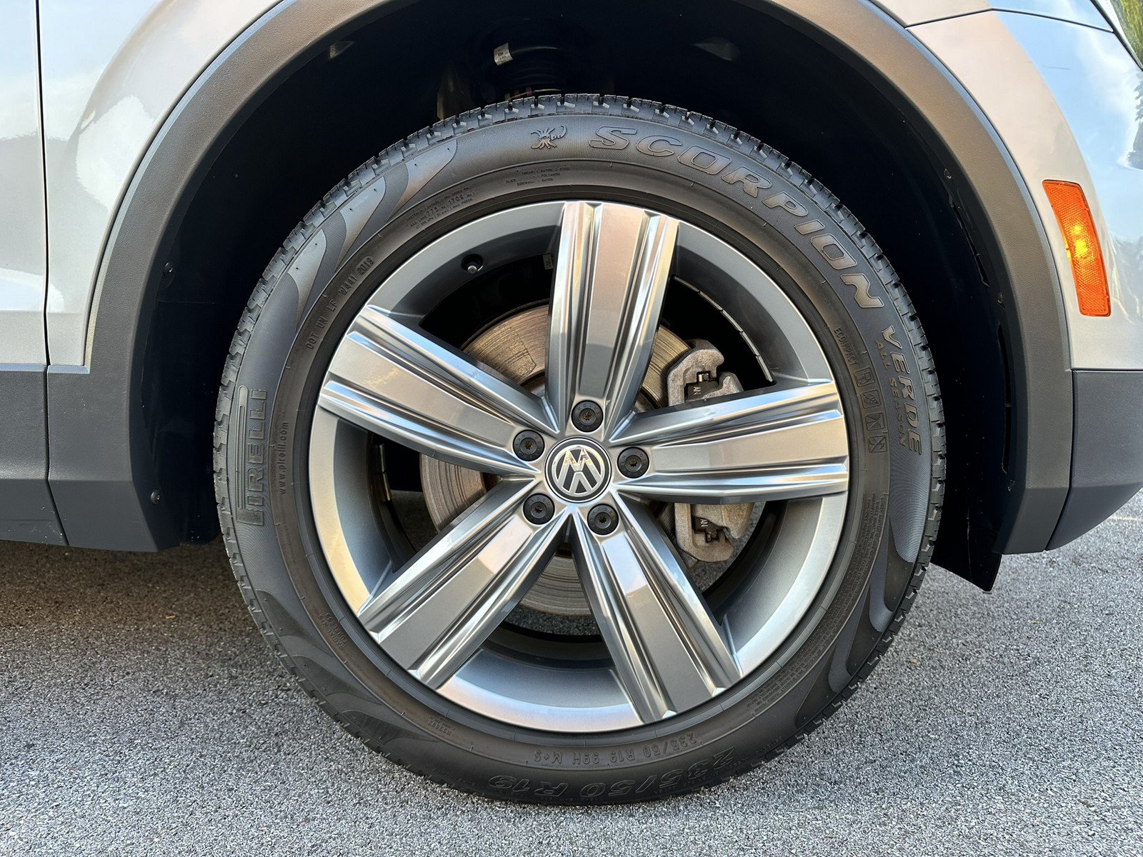 Used 2020 Volkswagen Tiguan SEL AWD/4WD image 97