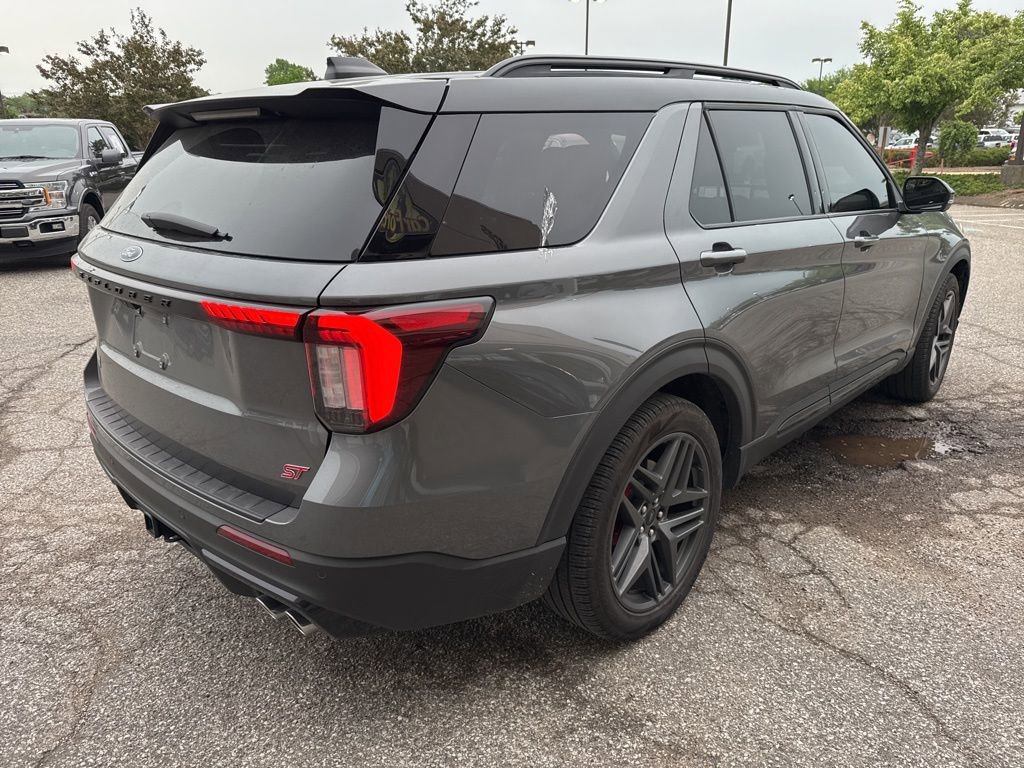 Used 2025 Ford Explorer ST AWD/4WD image 10