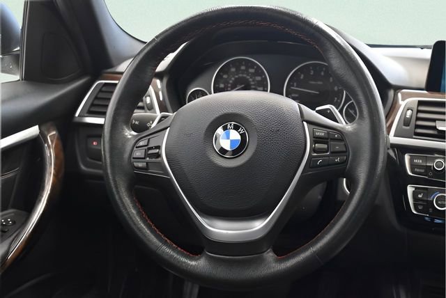 Used 2017 BMW 330i xDrive Sedan AWD/4WD image 24