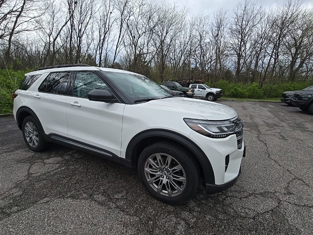 Used 2025 Ford Explorer Active w/ Active Comfort Package image 10