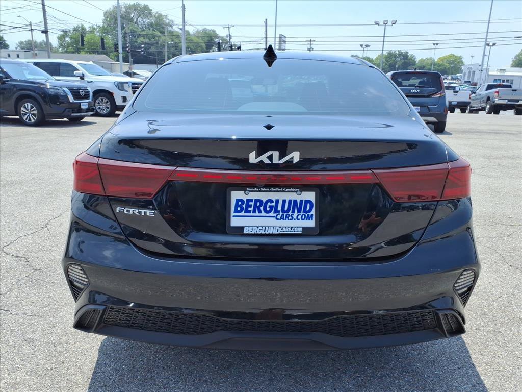 Used 2023 Kia Forte LXS FWD image 5