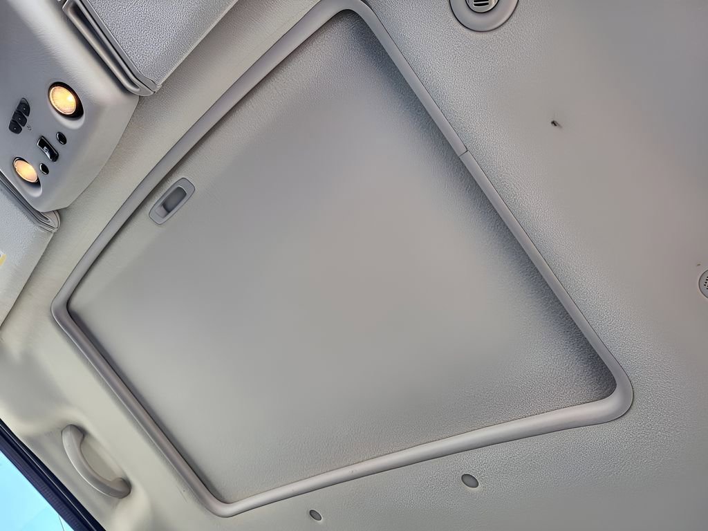 Used 2005 HUMMER H2 SUT w/ Preferred Equipment Group image 22